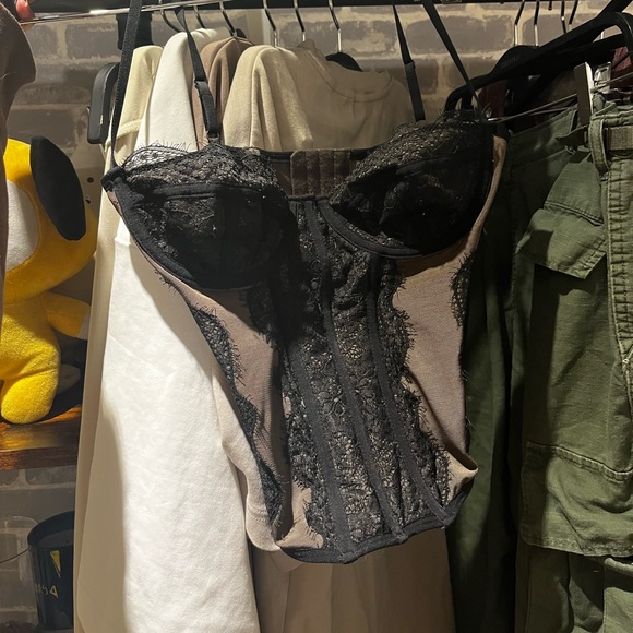 [SOLD] Out From Under Modern Love Corset - Urban Outfitters - Picture 3 of 7